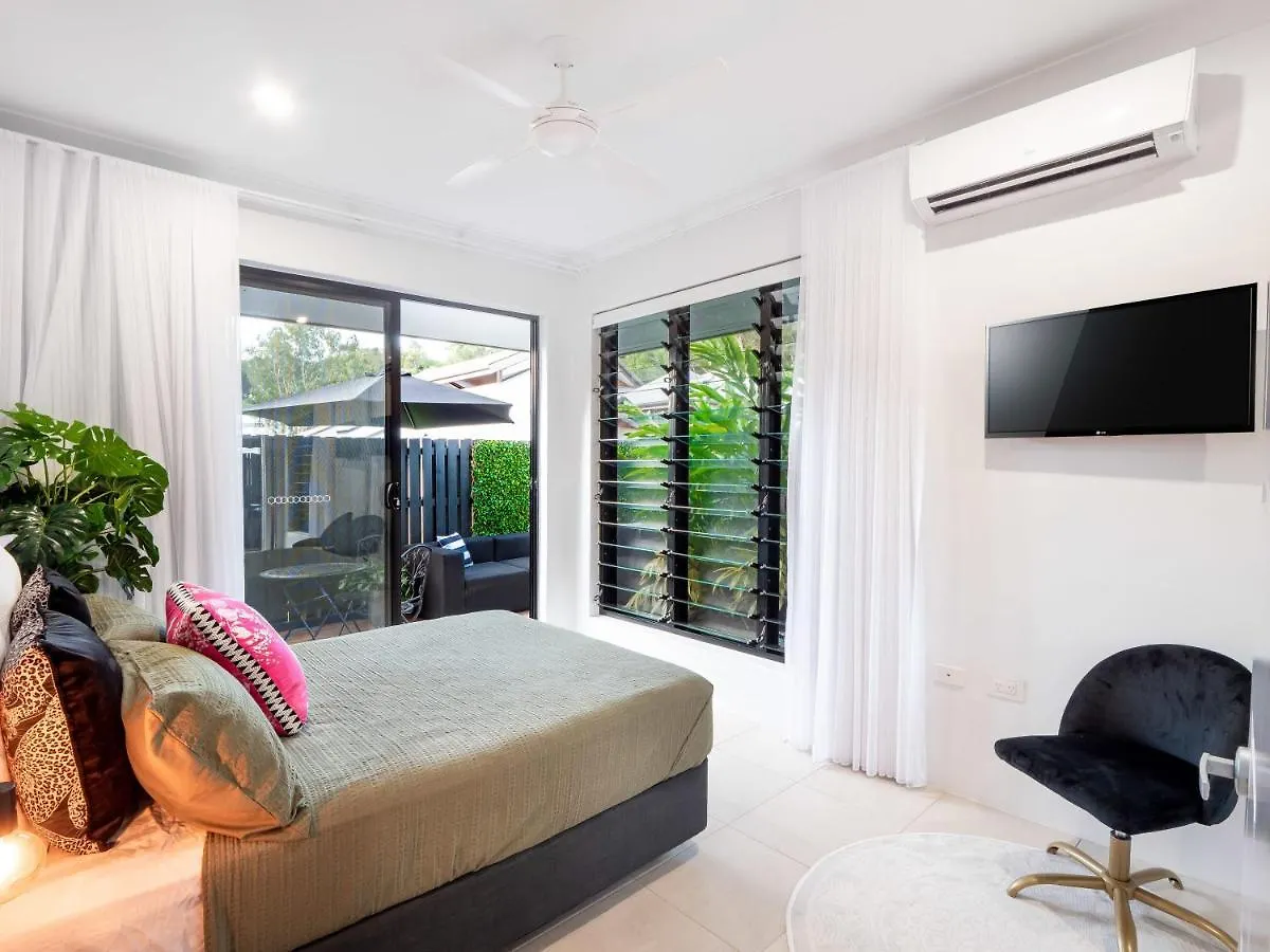 Pura Vida - Tropical Luxury Living Villa Palm Cove Holiday home