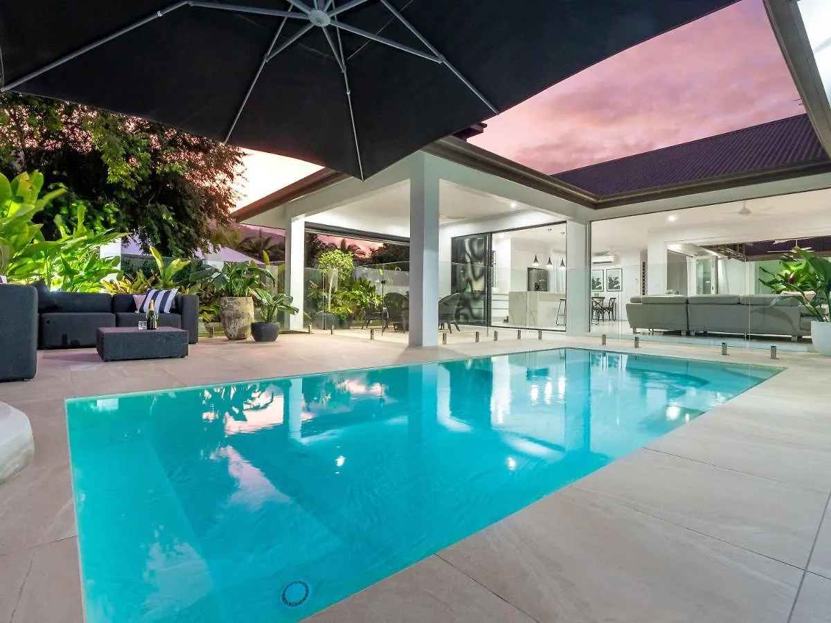 Pura Vida - Tropical Luxury Living Villa Palm Cove Holiday home