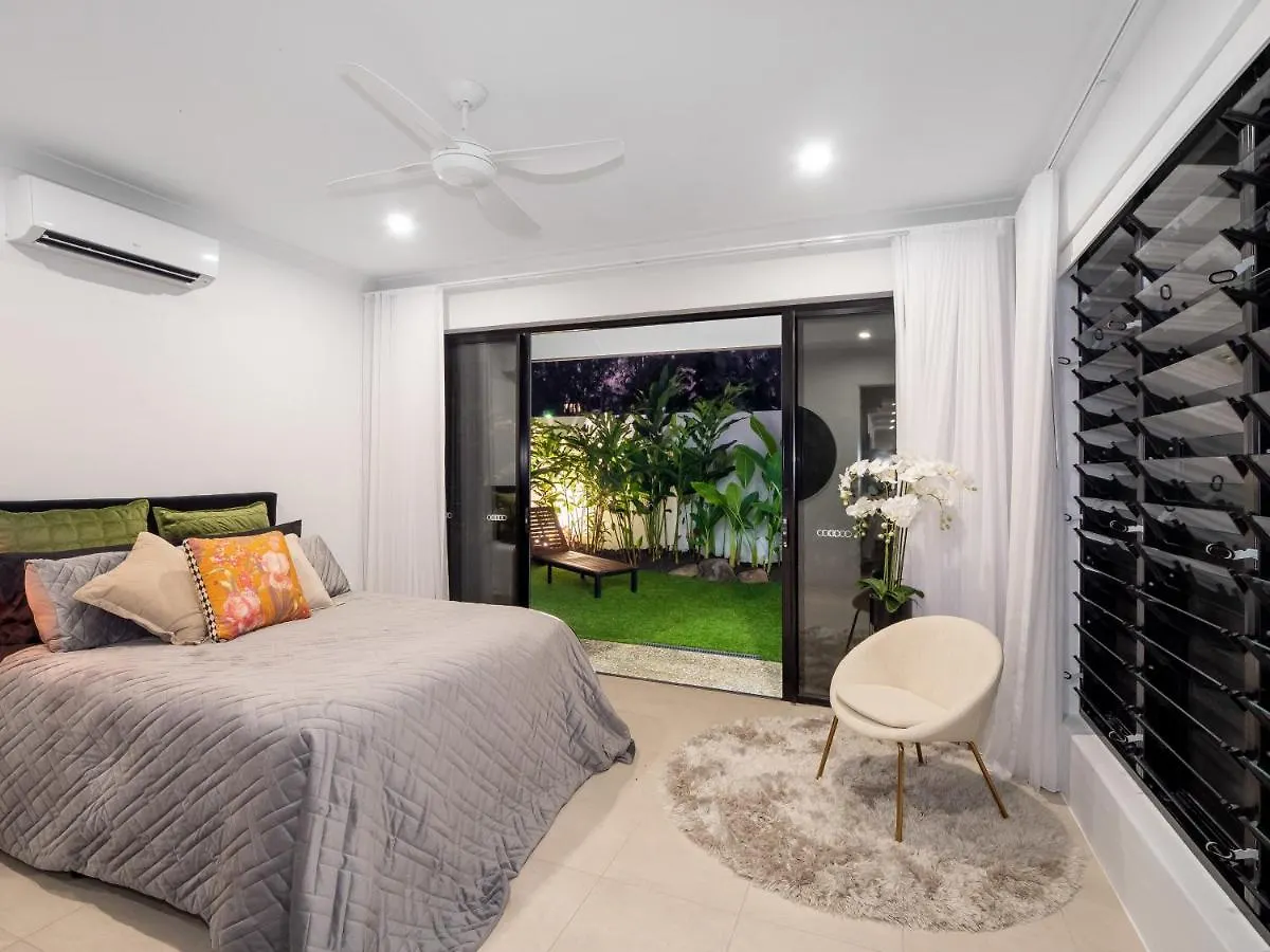 Pura Vida - Tropical Luxury Living Villa Palm Cove Australia