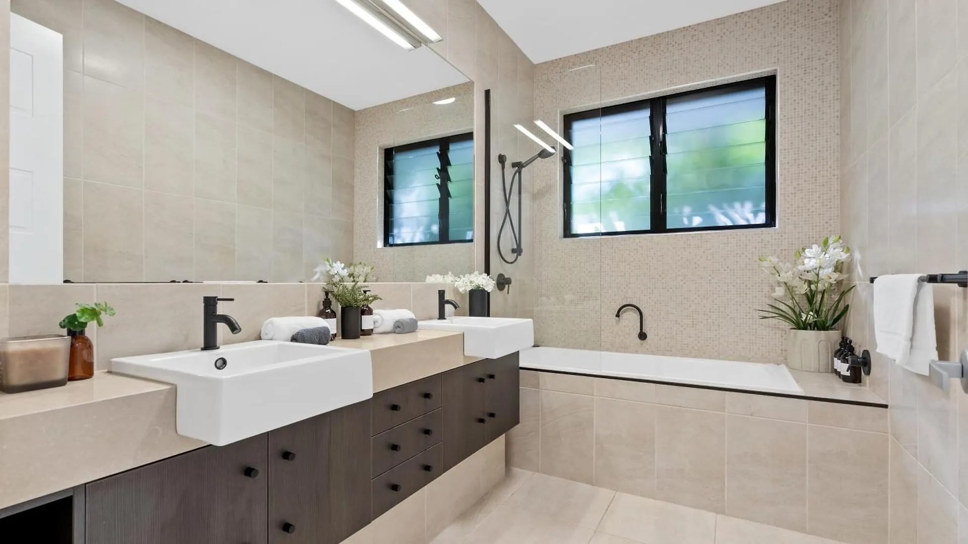 Pura Villa - Tropical Luxury Living Palm Cove Vakantiehuis