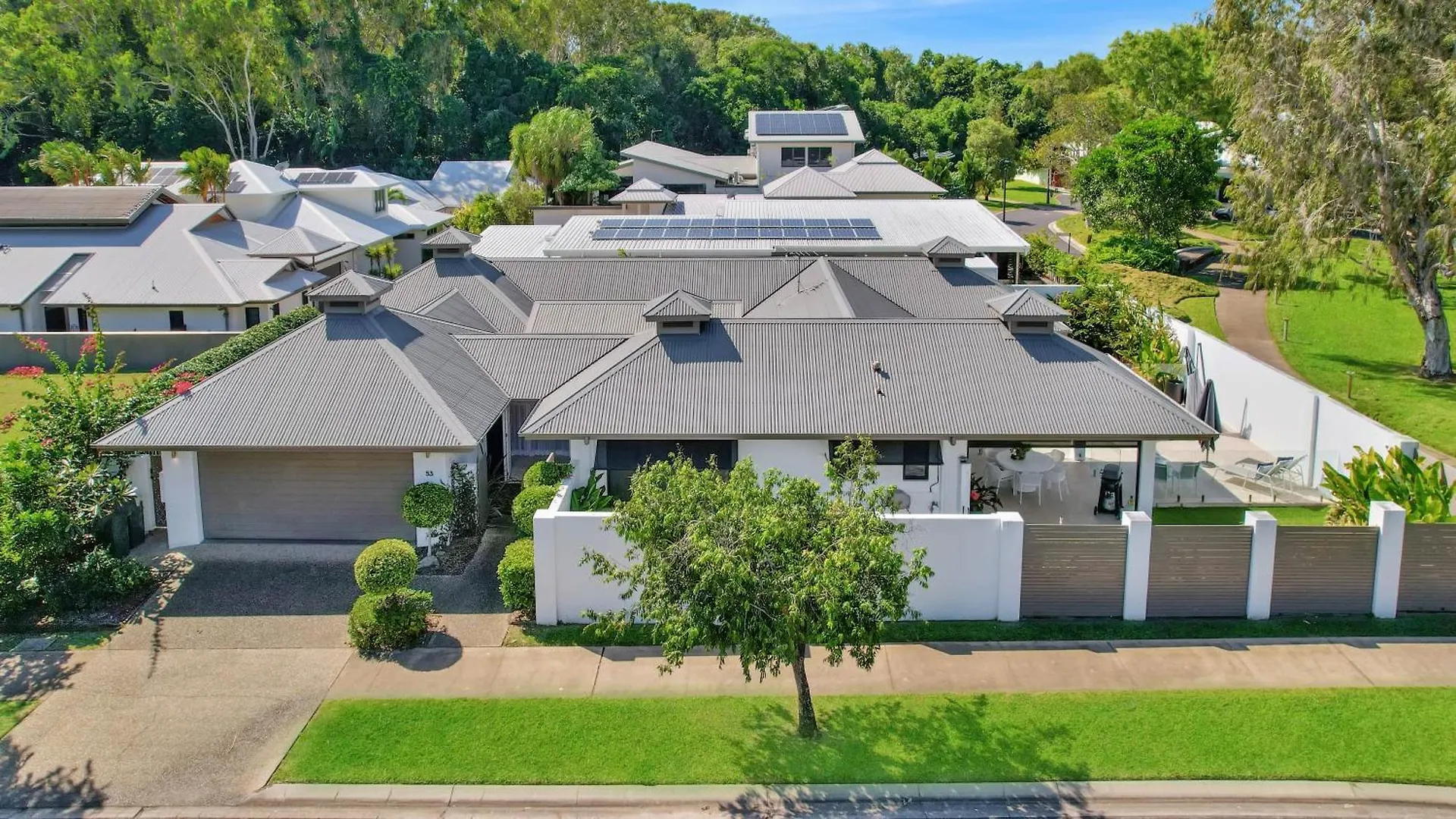 Pura Villa - Tropical Luxury Living Palm Cove 0*,  Australië